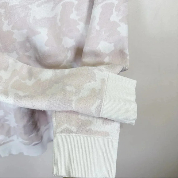 Banana Republic Camo-Print Jacquard Crew  Neck Wool Sweater - Picture 12 of 16